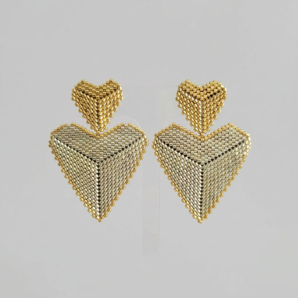 BLUSH LOVE EARRINGS